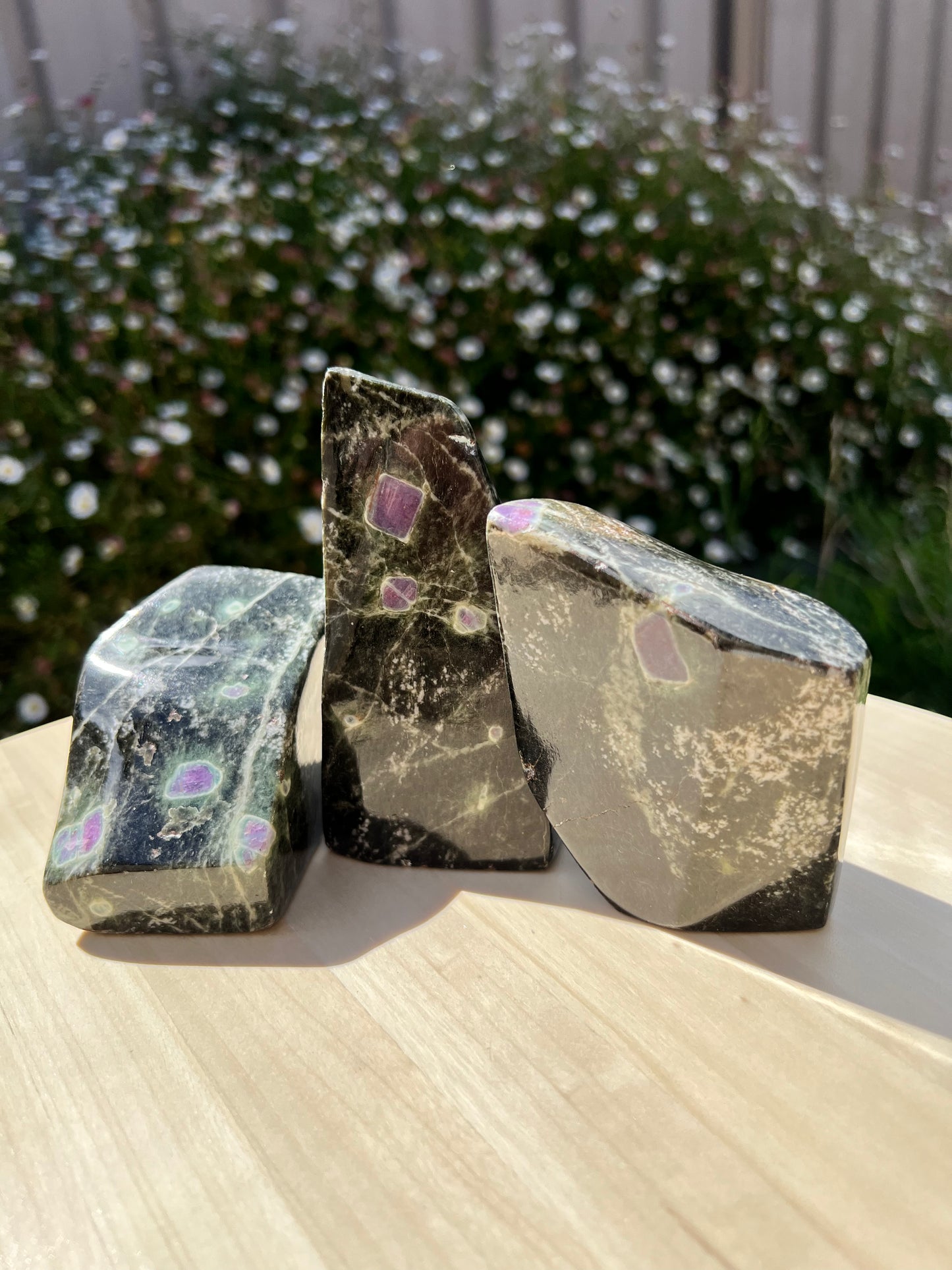 Ruby Zoisite Freeform - 260 g - Zoee Crystals