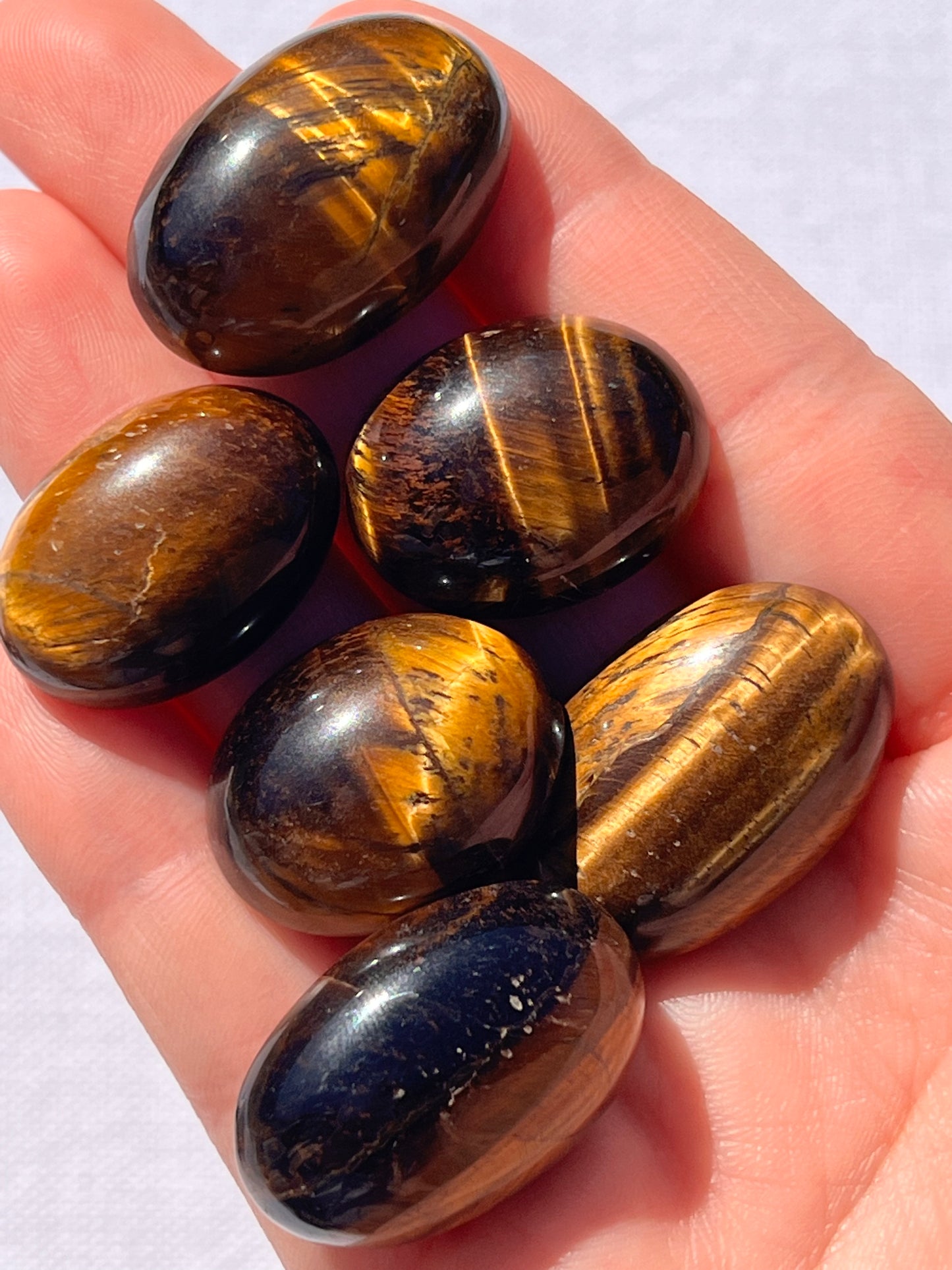 Tigers Eye Oval Cabochon - Zoee Crystals