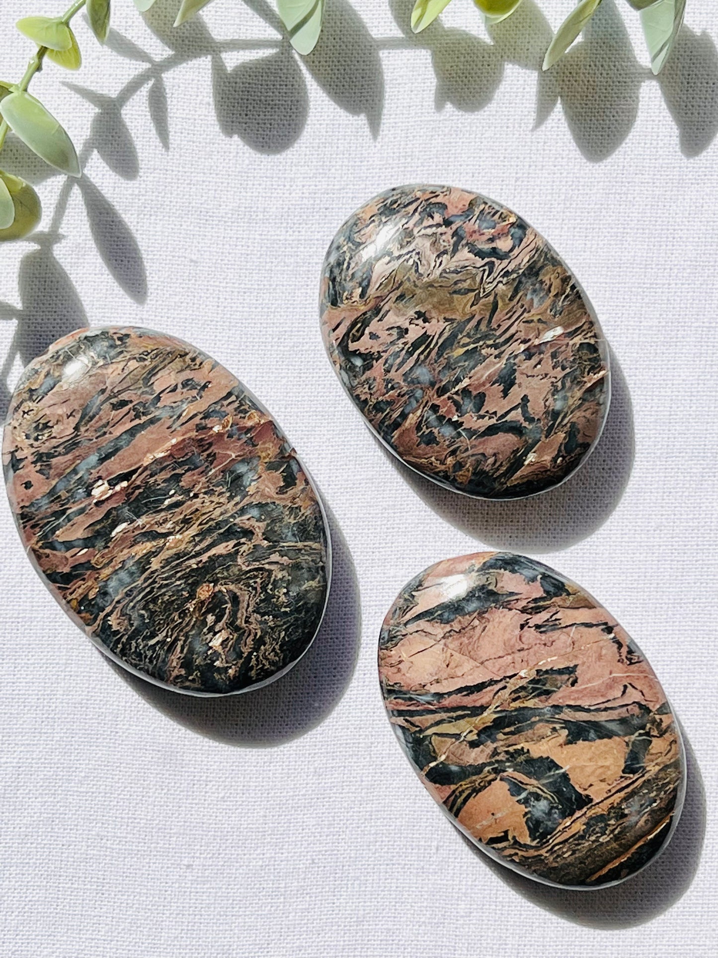 Desert Jasper Palmstone - Zoee Crystals