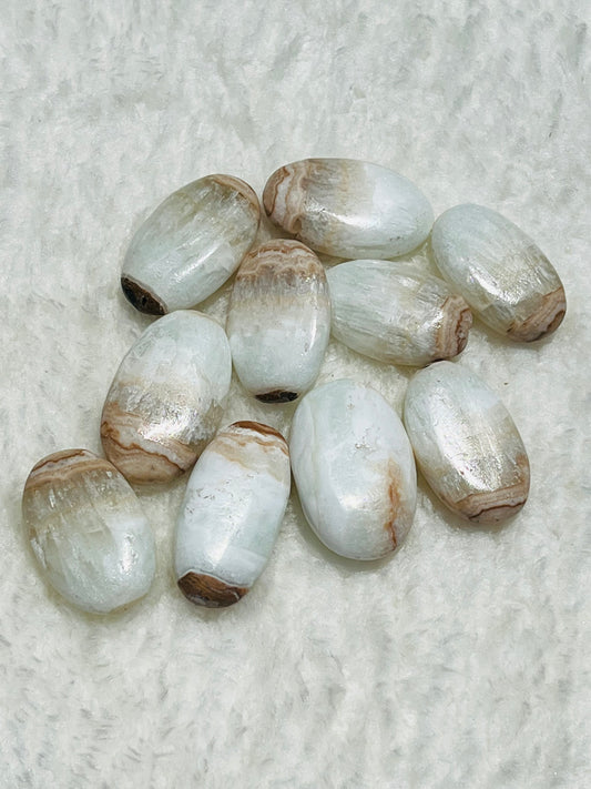 Caribbean Calcite Mini Palmstone - Zoee Crystals