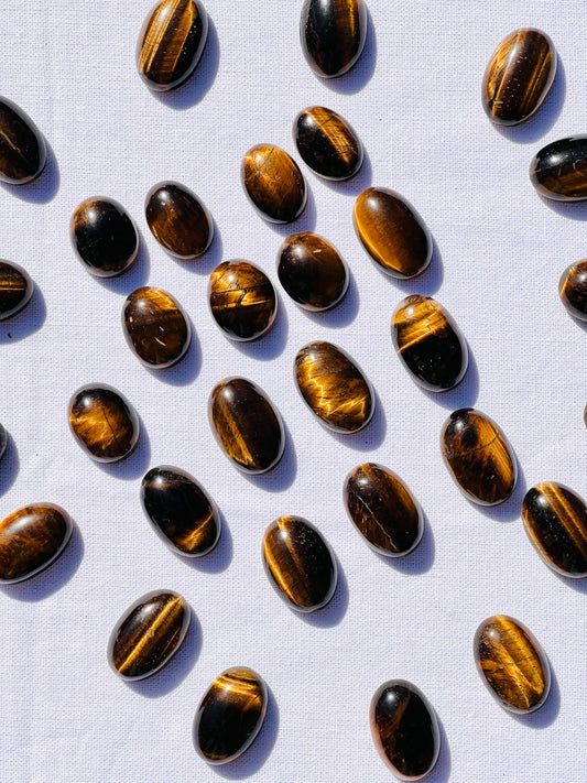 Tigers Eye Oval Cabochon - Zoee Crystals