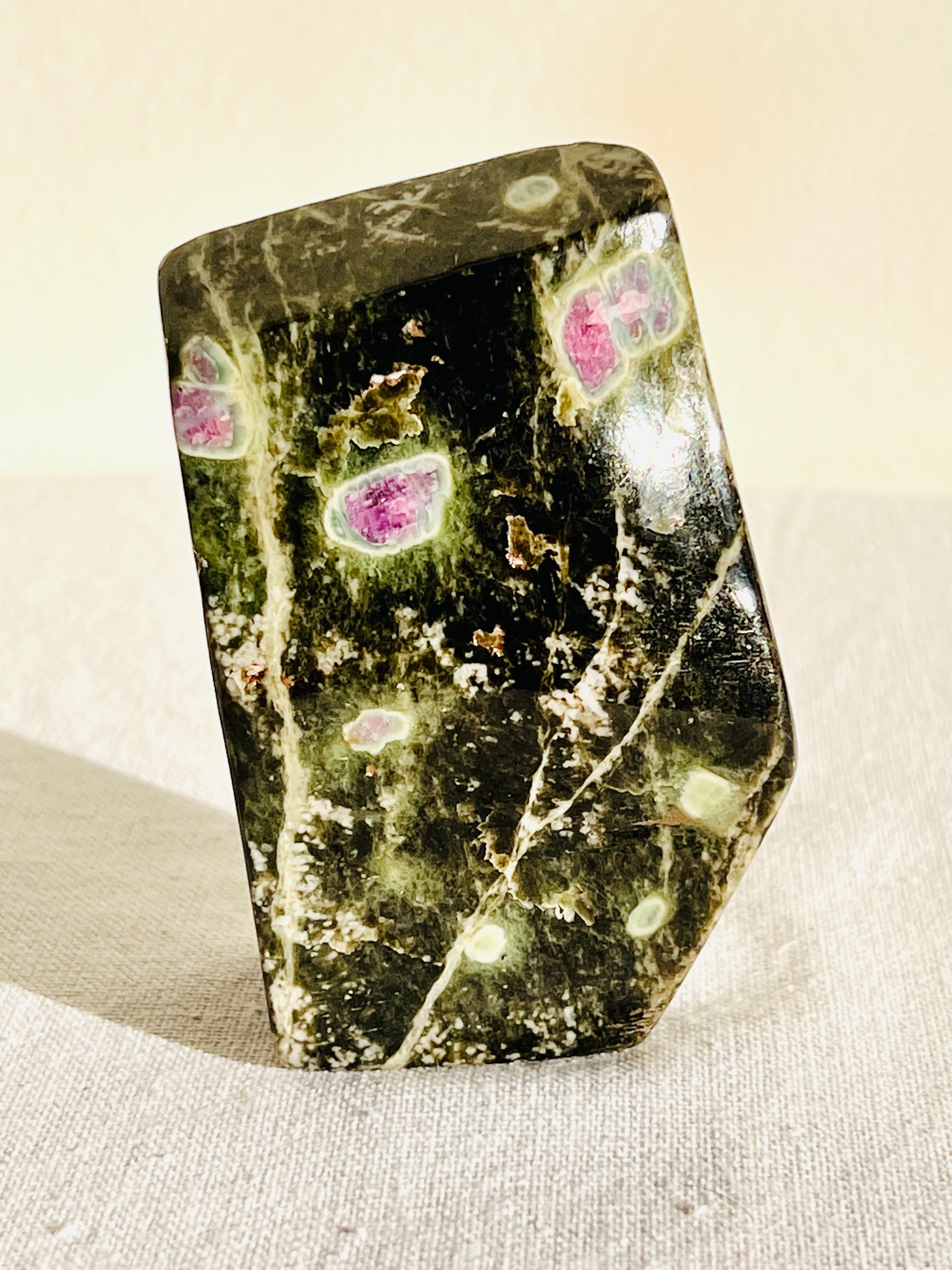 Ruby Zoisite Freeform - 385 g - Zoee Crystals