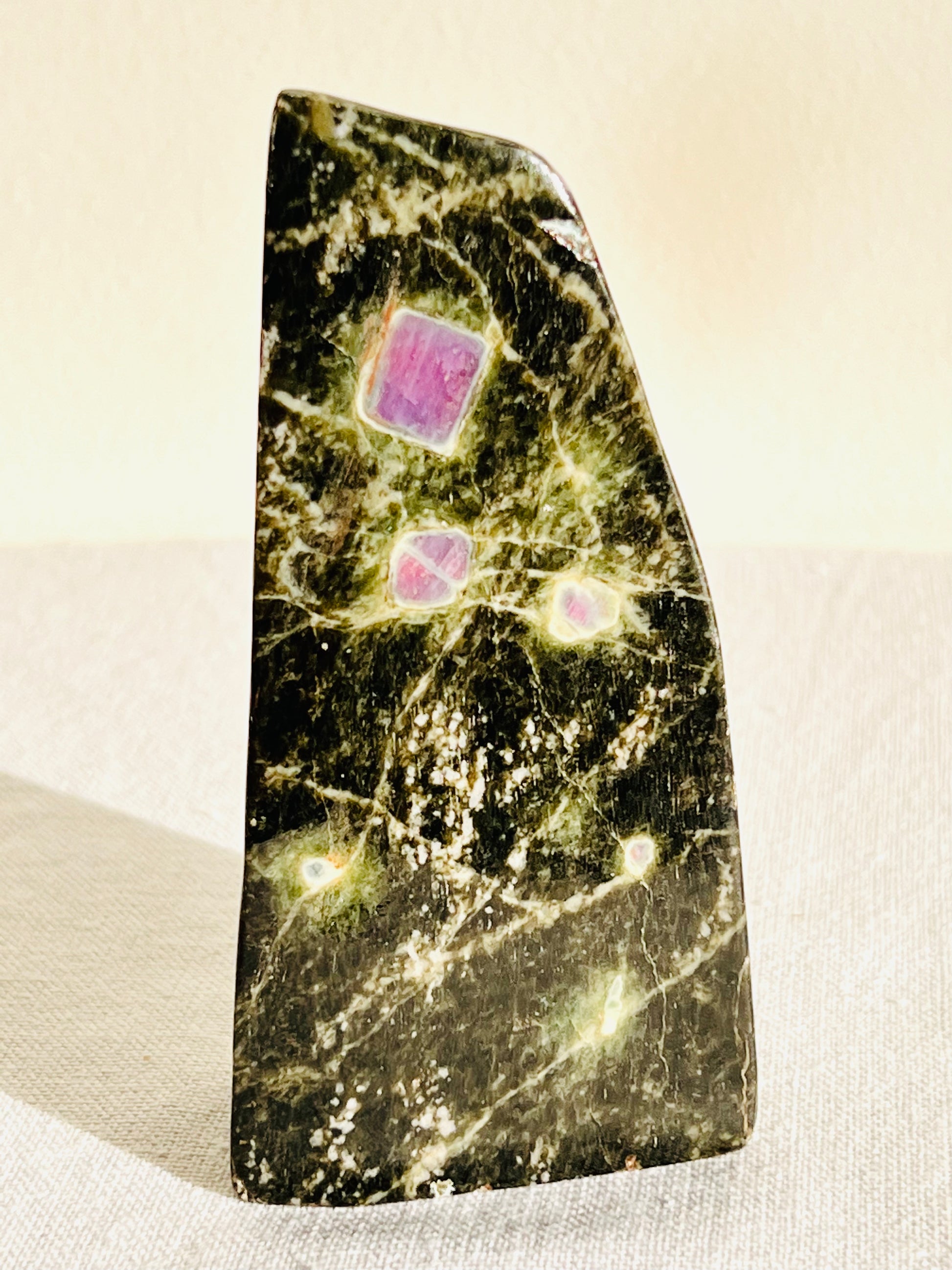 Ruby Zoisite Freeform - 260 g - Zoee Crystals
